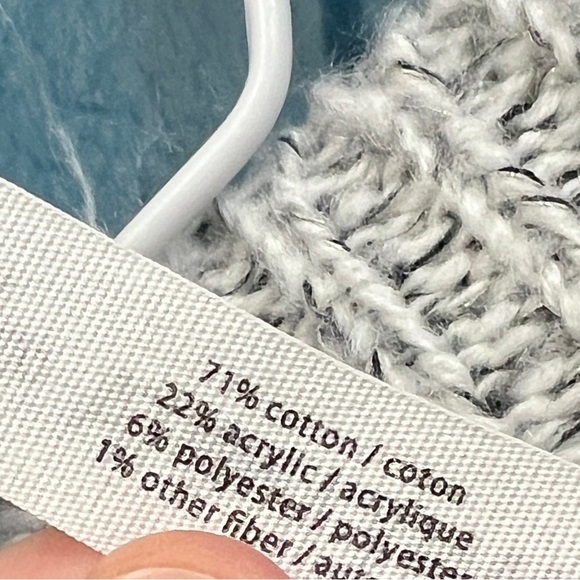 Bethany Mota Snowflake Print Knit Cardigan - Small - Picture 6 of 8